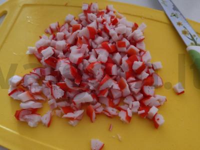 Salotos su krabų lazdelėmis ir ikrais Žingsnis 2