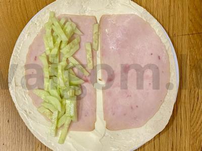 Tortilija su kalakutiena, sūriu ir agurku Žingsnis 3