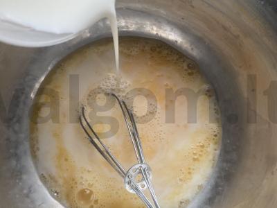 Blynai su halumi sūriu ir morkų žolelėmis Žingsnis 2