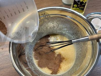 Šokoladiniai sausainiai su įtrūkimais desertui Žingsnis 3