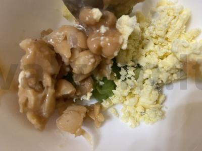 Įdaryti kiaušiniai su kiviais ir pupelėmis Žingsnis 3