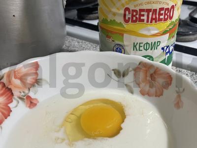 Apvalūs blynai su kefyru Žingsnis 2