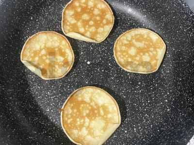 Apvalūs blynai su kefyru Žingsnis 6