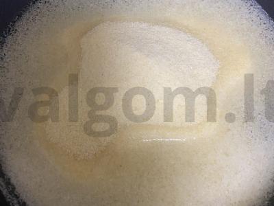 Manų košė su moliūgu ir juodaisiais serbentais Žingsnis 1