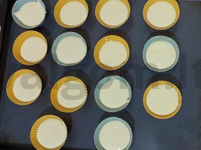 Vaniliniai keksiukai su mango ir kremu Žingsnis 3