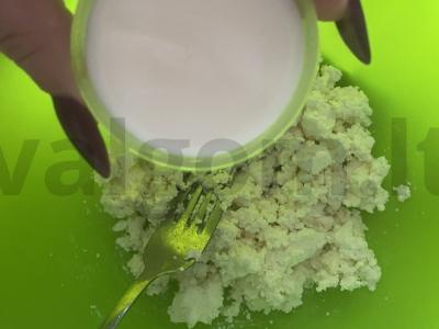 Varškės blynai per 15 minučių Žingsnis 1