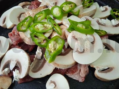 Jautiena, kepta su grybais, brokoliais ir jalapeño pipirais Žingsnis 3