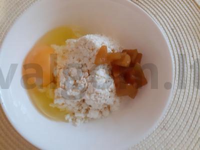 Varškės apkepas su obuoliu Žingsnis 1