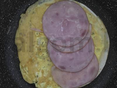 Tortilija su karbonaidu ir sūriu pusryčiams Žingsnis 7