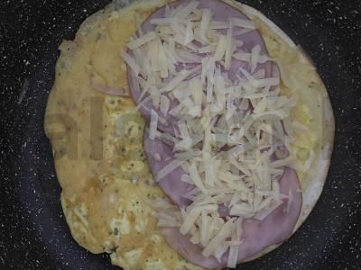 Tortilija su karbonaidu ir sūriu pusryčiams Žingsnis 8