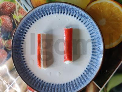 Krabų ritinys su varškės sūriu ir rūkytomis dešrelėmis Žingsnis 1