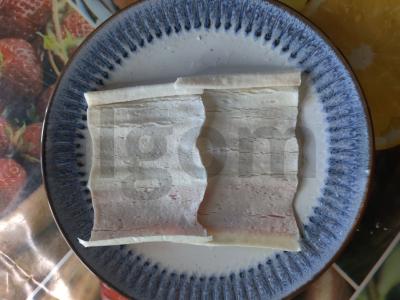 Krabų ritinys su varškės sūriu ir rūkytomis dešrelėmis Žingsnis 2