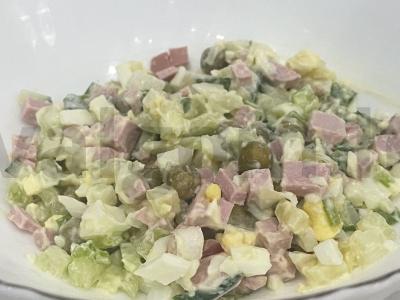 Salotas „Naujametinė naktis“ pagrindine nuotrauka