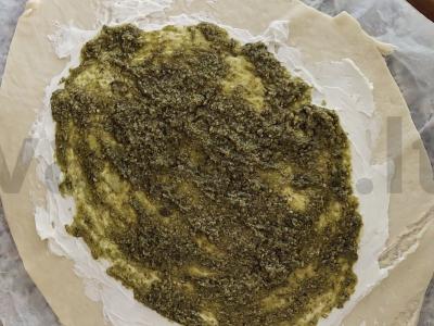 Galeta su pesto, varškės sūriu ir vyšniniais pomidorais Žingsnis 1