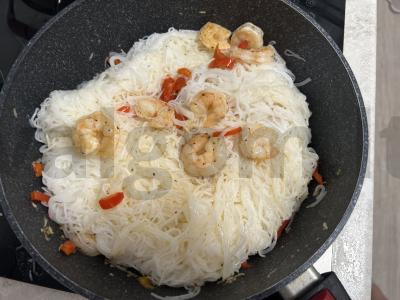 Funchosa su krevetėmis saldžiarūgščio padažo Žingsnis 6