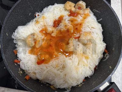 Funchosa su krevetėmis saldžiarūgščio padažo Žingsnis 7