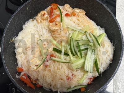 Funchosa su krevetėmis saldžiarūgščio padažo Žingsnis 8