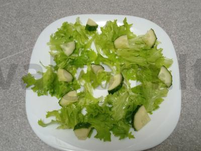 Salotas su vištienos kepenėlėmis, persimonais ir vynuogėmis Žingsnis 2