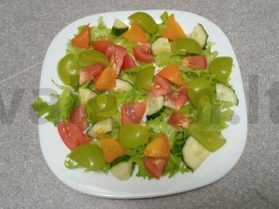 Salotas su vištienos kepenėlėmis, persimonais ir vynuogėmis Žingsnis 6