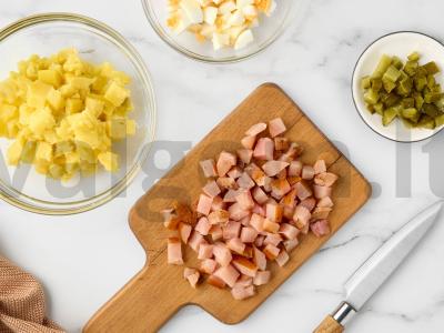 Salotos su rūkytomis vištienos krūtinėlėmis ir bulvėmis Žingsnis 3