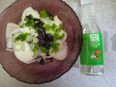 Marinuoti svogūnai su baziliku Žingsnis 3