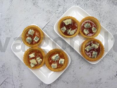 Krepšeliai su džemu, mėlynu sūriu ir riešutais Žingsnis 2