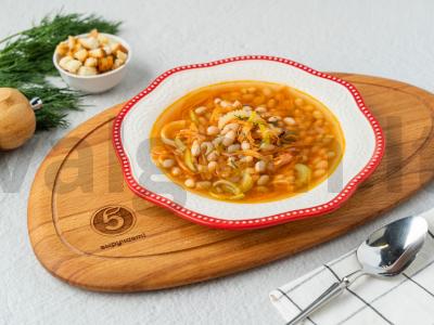 Vegetariškas pupelių sriuba pagrindine nuotrauka