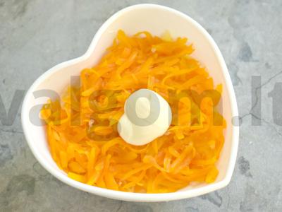 Salotas „Silkė po kailiu“ su obuoliu Žingsnis 5