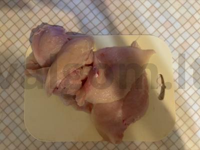 Vištienos krūtinėlė grietinės padaže Žingsnis 1