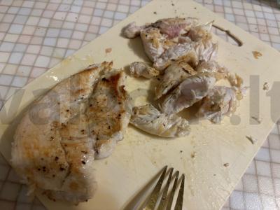 Vištienos krūtinėlė grietinės padaže Žingsnis 4