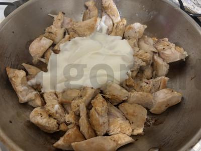 Vištienos krūtinėlė grietinės padaže Žingsnis 6