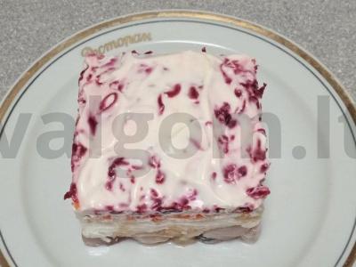 Silkė po šubė su obuoliu ir granato sėklomis Žingsnis 10