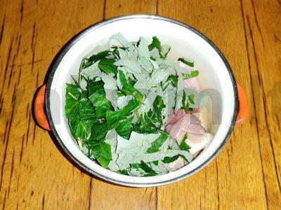 Šašlykas iš kiaulienos marinate su aviečių lapais Žingsnis 3