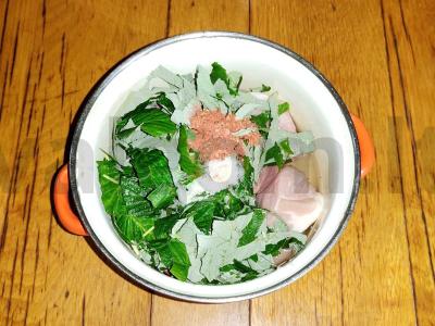 Šašlykas iš kiaulienos marinate su aviečių lapais Žingsnis 4