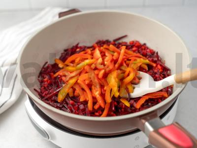 Klasikinis karštas burokėlių sriuba su mėsa Žingsnis 5