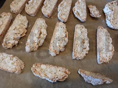 Migdolų biskotai su cinamonu pagrindine nuotrauka