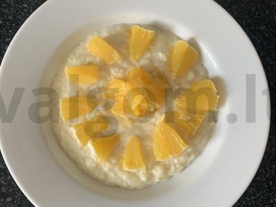 Pieninė ryžių košė su saldžiuoju pienu, ruduoju cukrumi ir apelsinu Žingsnis 5