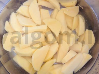 Kaimiški bulvės orkaitėje su česnaku ir prieskoniais Žingsnis 1