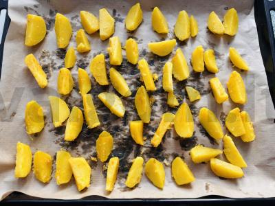 Kaimiški bulvės orkaitėje su česnaku ir prieskoniais Žingsnis 3