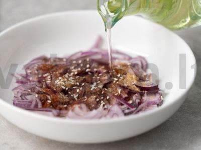 Šviežio špinato salotos Žingsnis 1