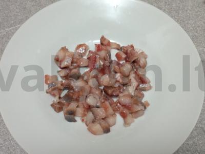 Silkė po šubomis su liesu majonezu Žingsnis 1