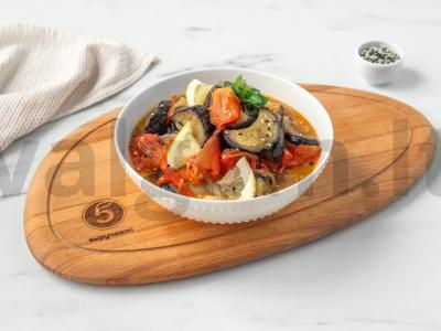 Daržovių sotė lėtojoje viryklėje pagrindine nuotrauka