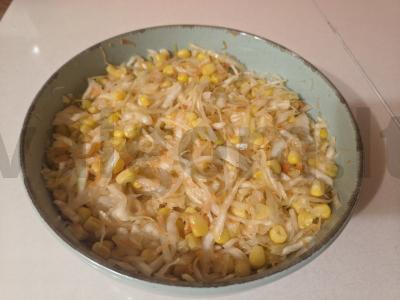 Vitaminų salotas su kukurūzais ir citrinos sultimis Žingsnis 7