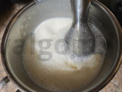 Bananų kokteilis su mangais Žingsnis 3