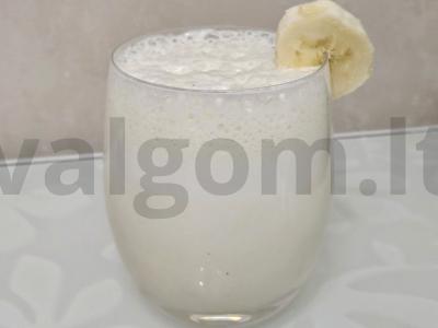 Bananų kokteilis su mangais pagrindine nuotrauka