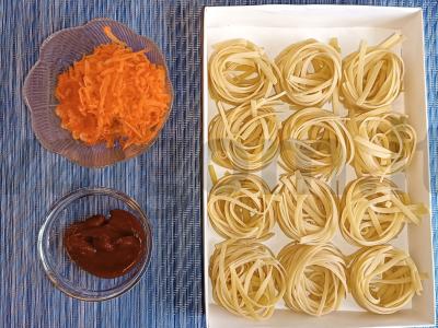 Makaronų lizdai keptuvėje Žingsnis 1