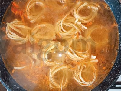 Makaronų lizdai keptuvėje Žingsnis 4