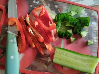 Salotos su lašiša ir daržovėmis Žingsnis 2