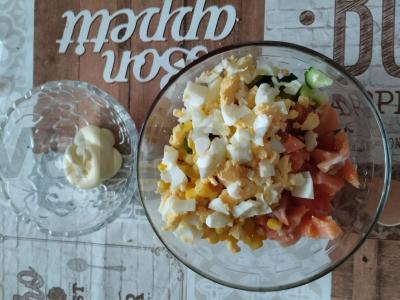 Salotos su lašiša ir daržovėmis Žingsnis 5