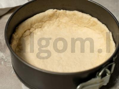 Svogūnų tartas su ožkų sūriu Žingsnis 6